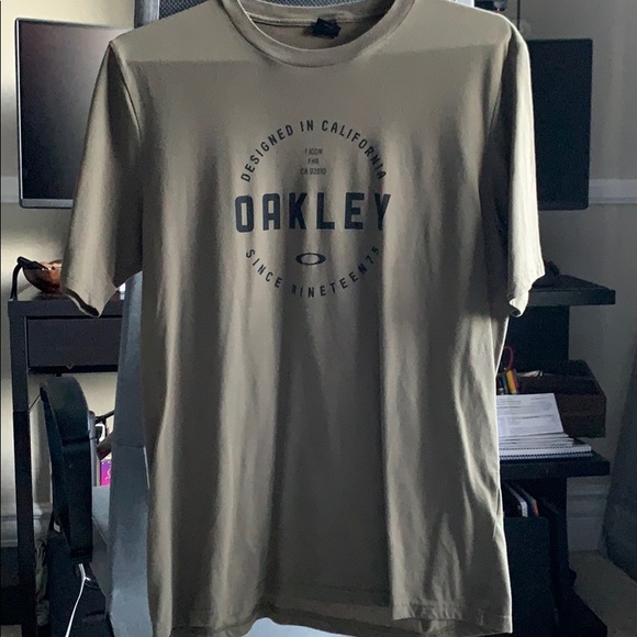 OAKLEY TEES SIZE L - Picture 1 of 3